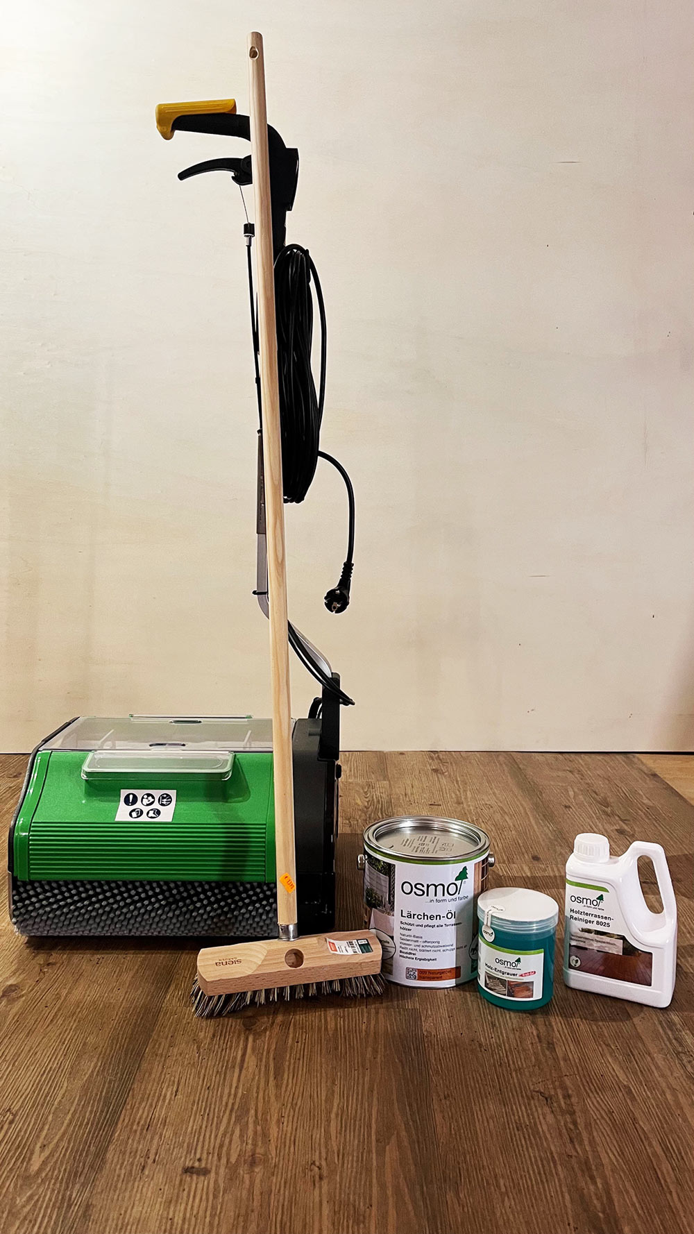 Terrassenpflegemaschine 