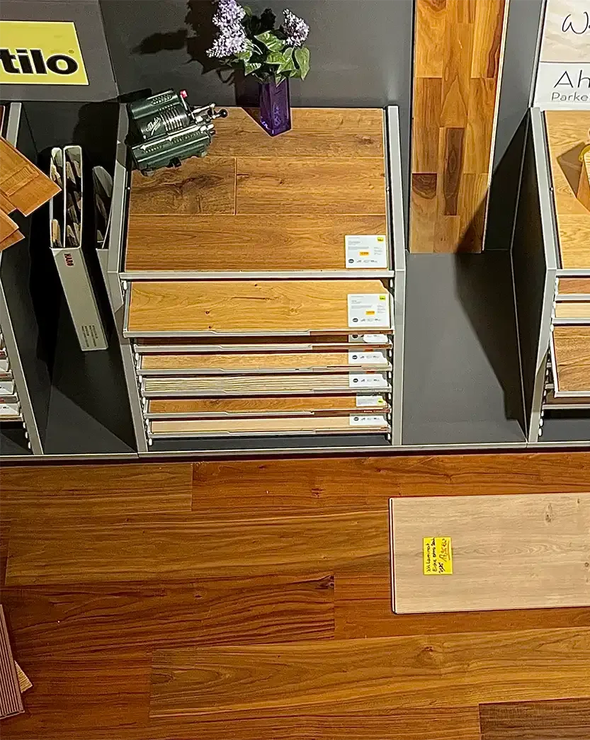 Bodenausstellung bei Holz Steinsdorfer von oben