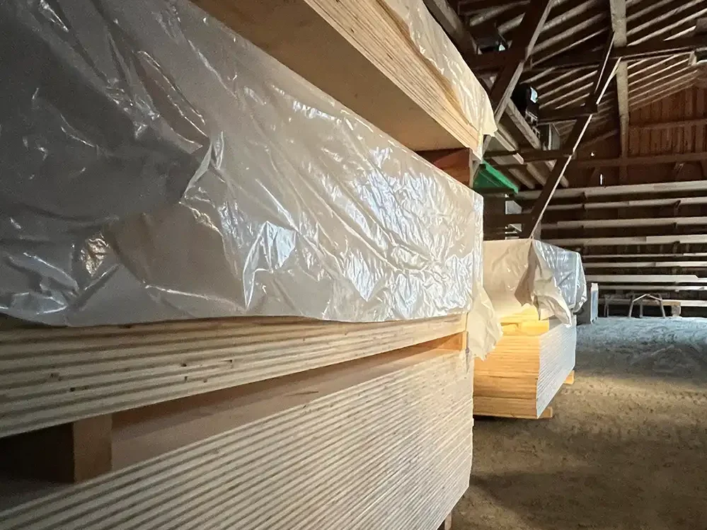 Ein Stapel mit Platten