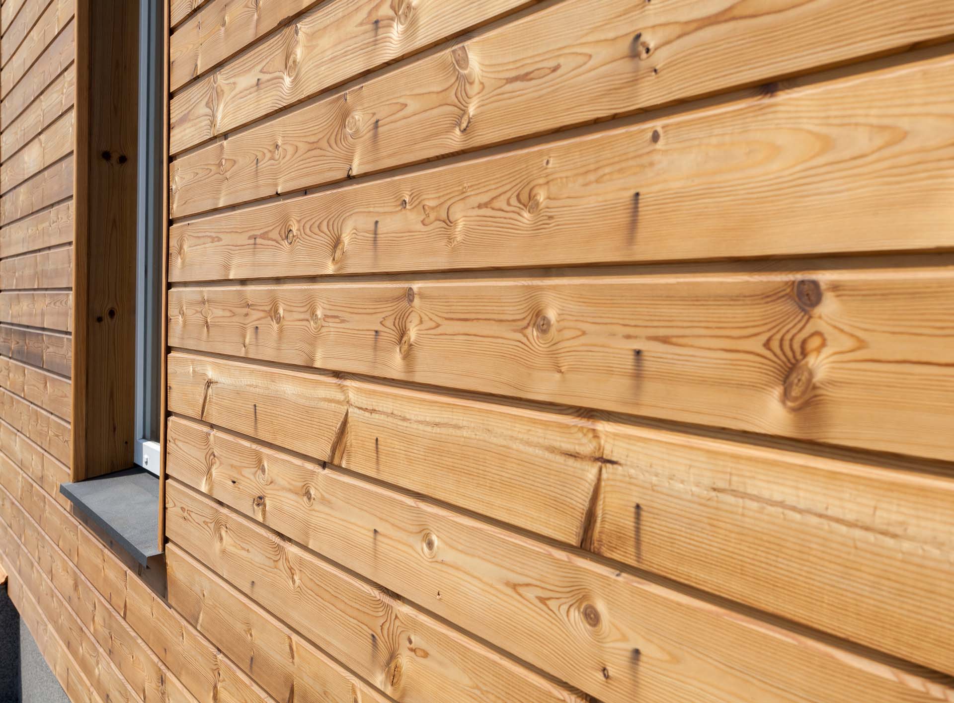 Nahaufnahme einer Holzfassade
